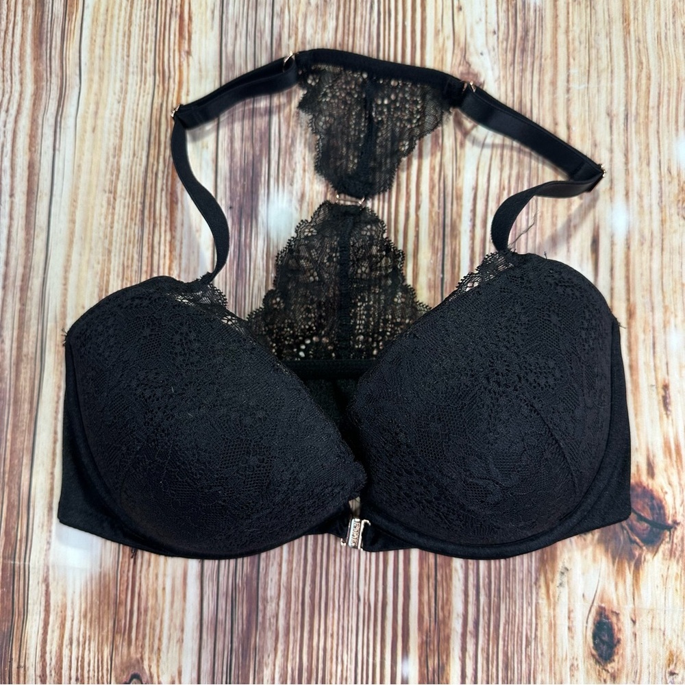 Pink Victoria’s Secret Date Push-Up Bra
Size 32 DD  Black